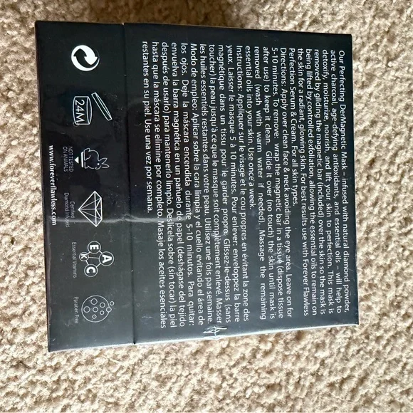 Forever Flawless 24K Gold Series Mask - Picture 2 of 5